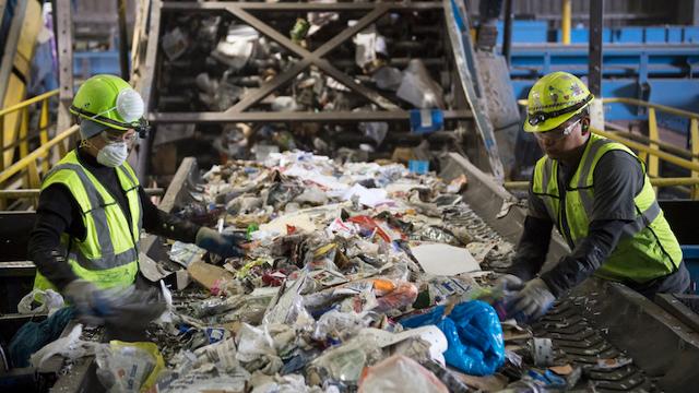 Avoid these common mistakes before hiring a recycling company